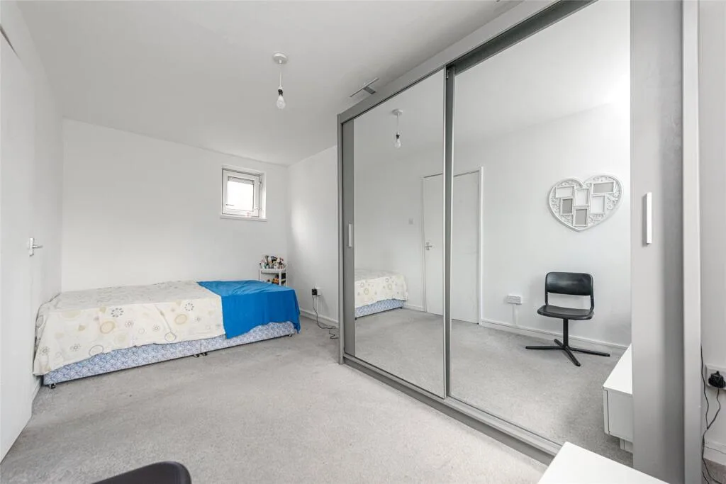 2 bedroom maisonette for rent