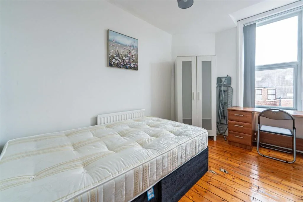 3 bedroom maisonette for rent