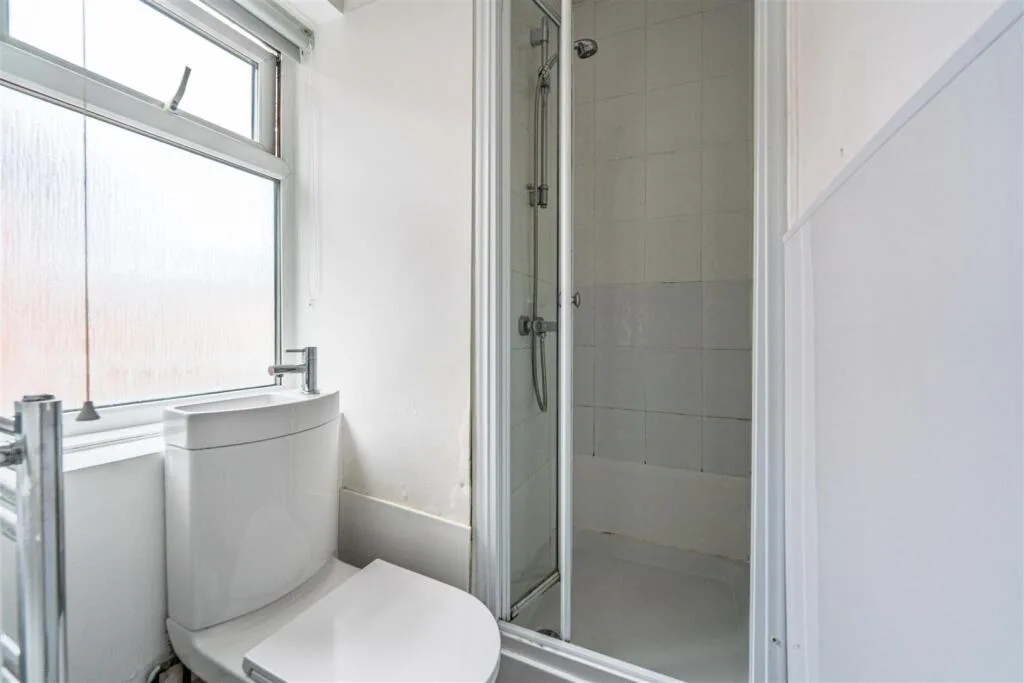 3 bedroom maisonette for rent