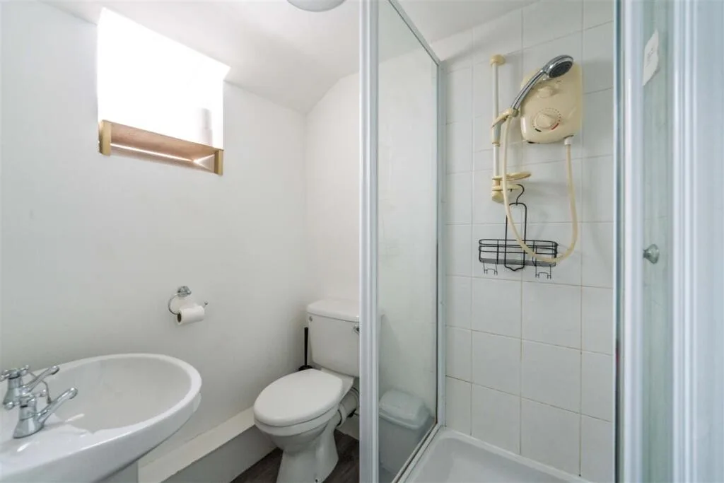3 bedroom maisonette for rent