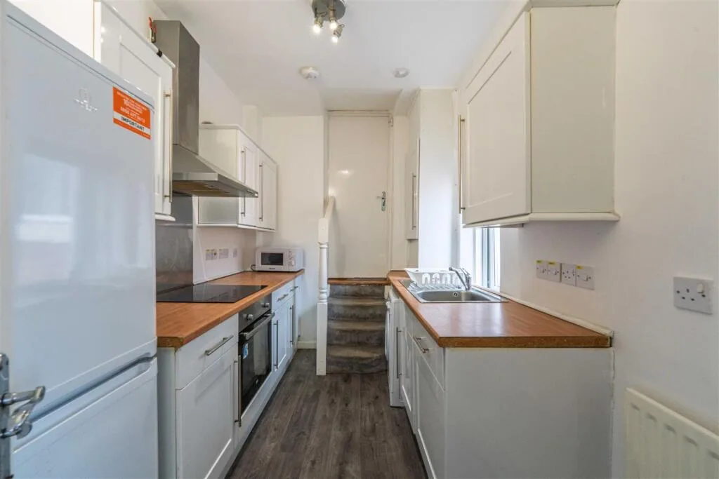 3 bedroom maisonette for rent