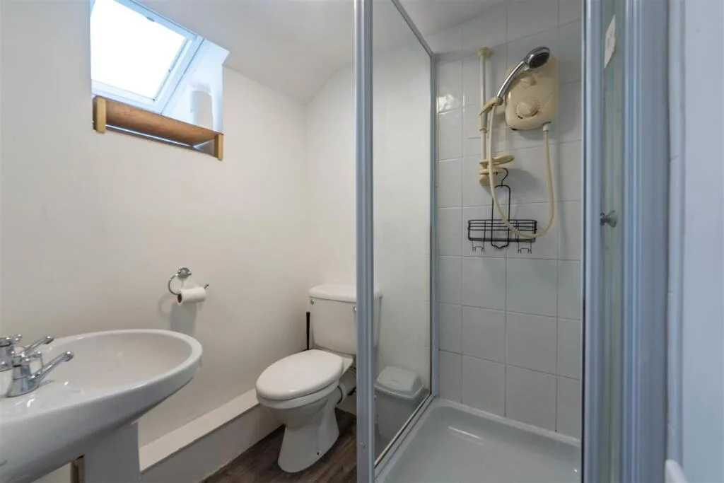 3 bedroom maisonette for rent