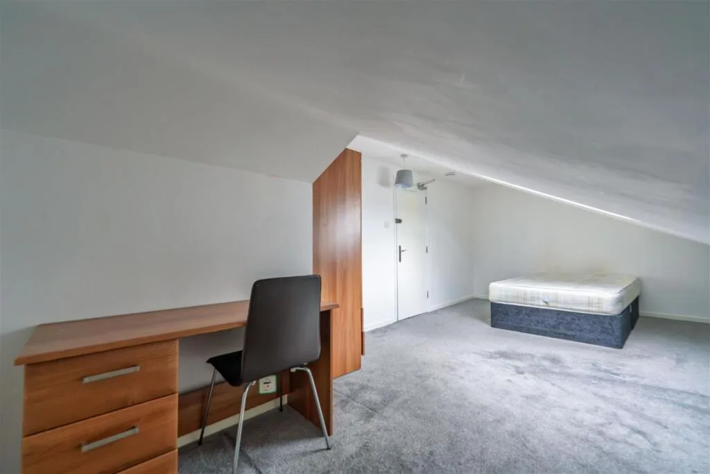 3 bedroom maisonette for rent