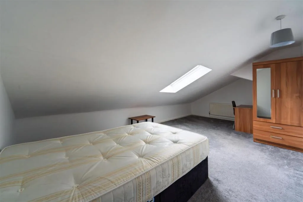 3 bedroom maisonette for rent