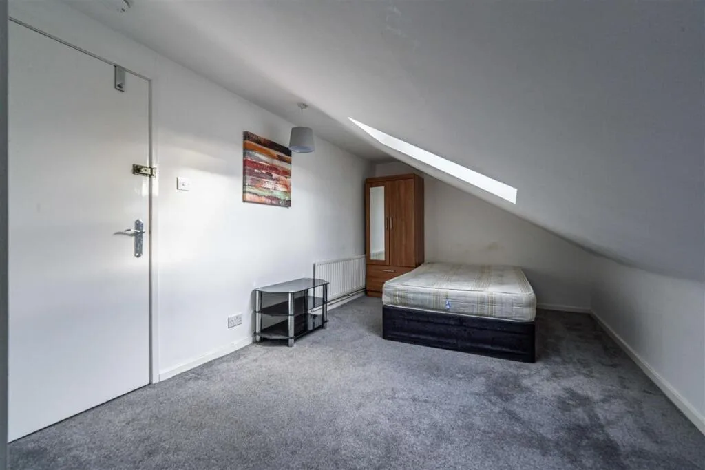 3 bedroom maisonette for rent