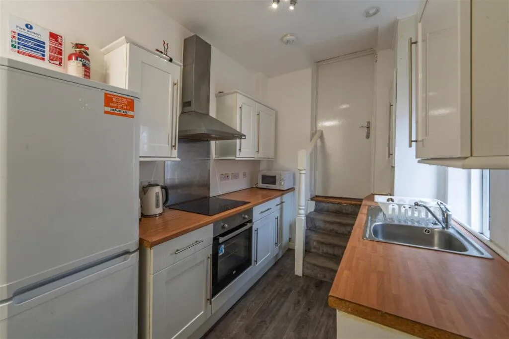 3 bedroom maisonette for rent