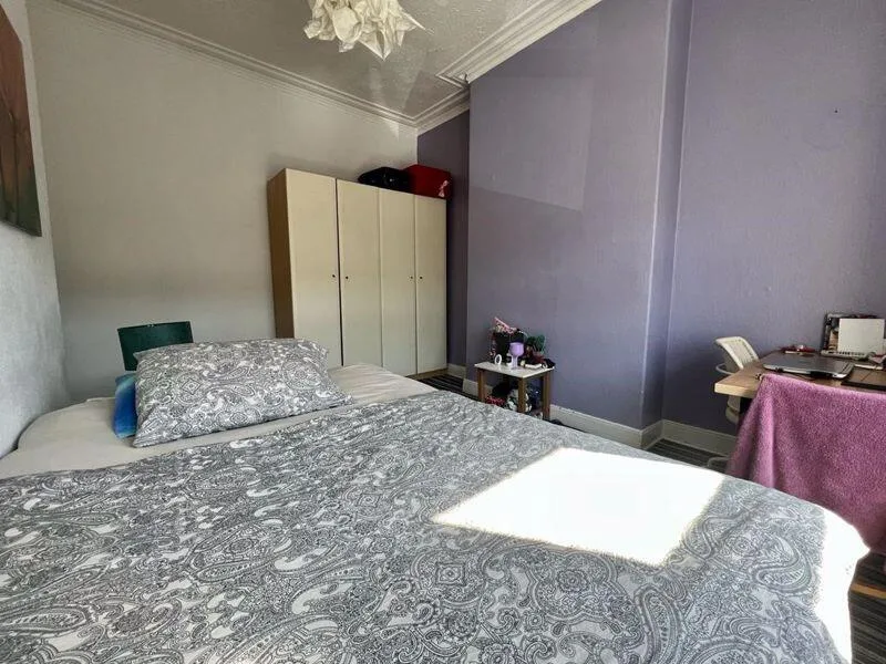 6 bedroom terraced house for rent