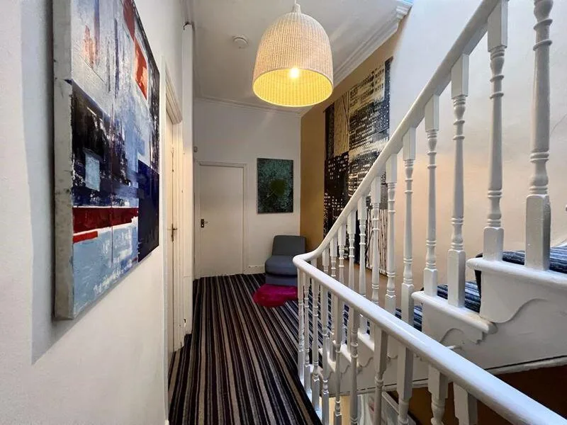 6 bedroom terraced house for rent