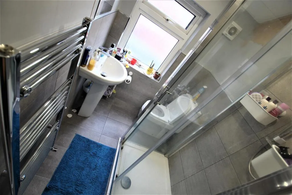 5 bedroom terraced house for rent