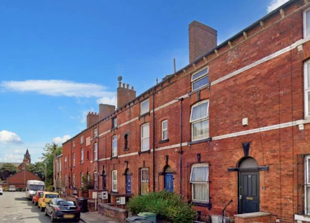 5 bedroom terraced house for rent