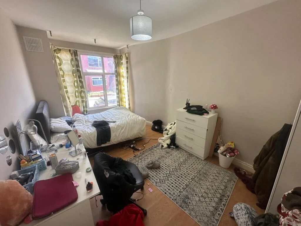 5 bedroom terraced house for rent