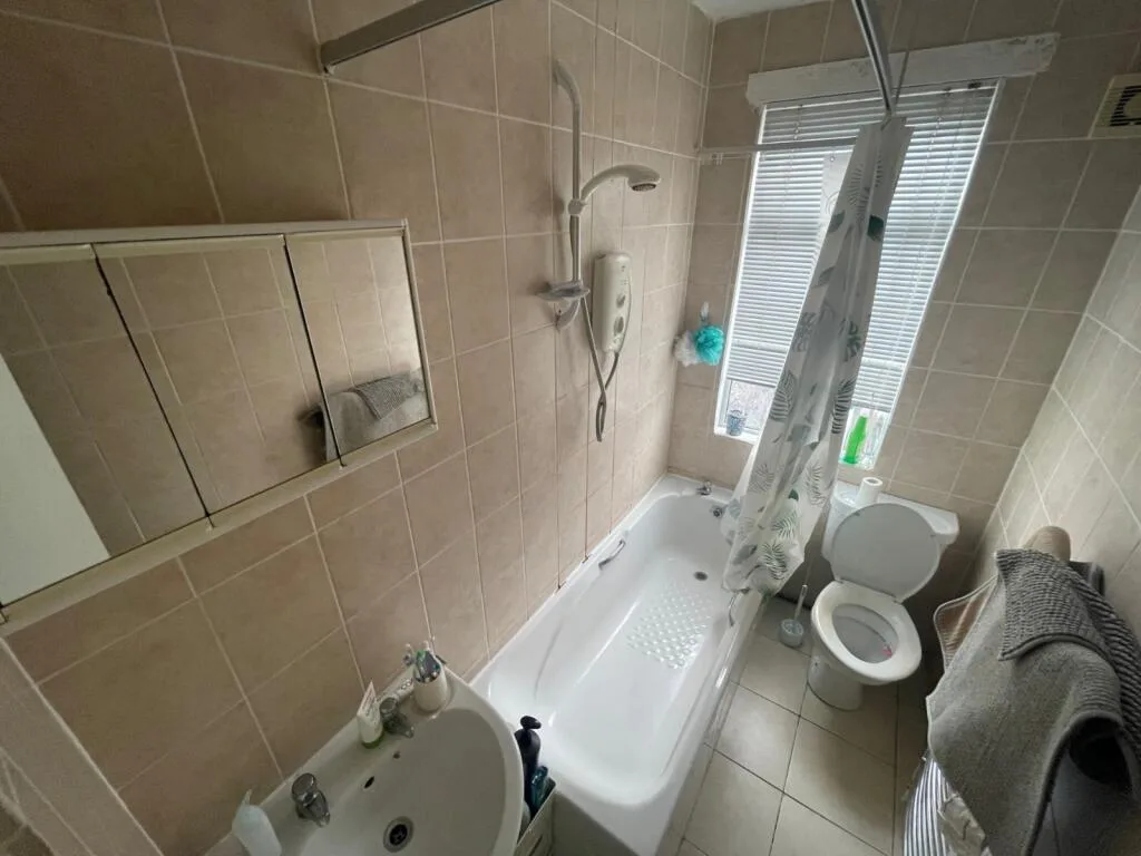5 bedroom terraced house for rent