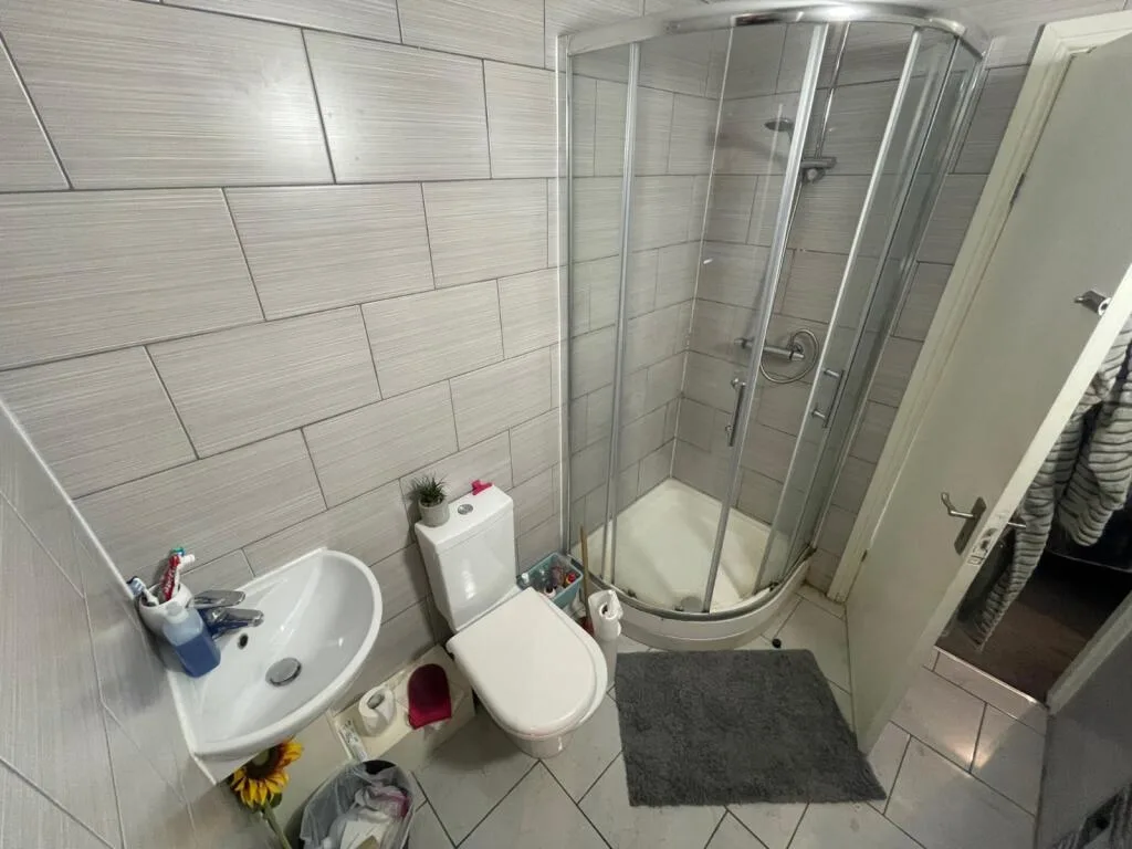5 bedroom terraced house for rent