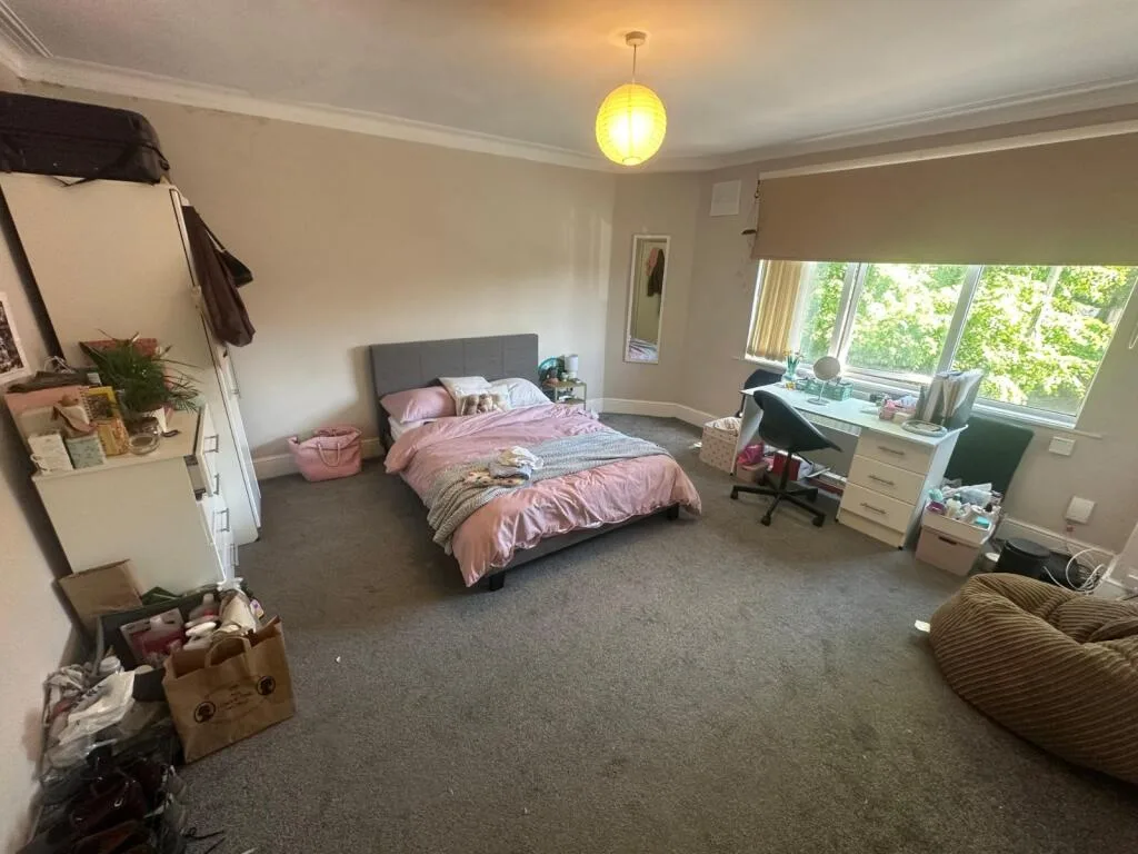 5 bedroom terraced house for rent