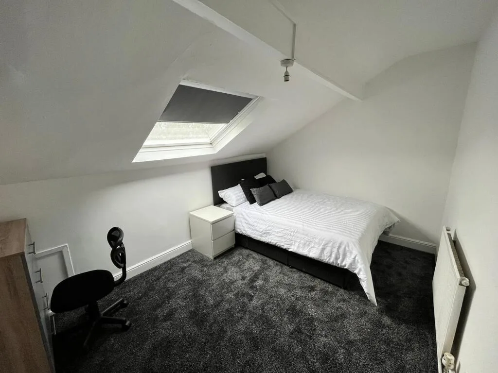 5 bedroom terraced house for rent