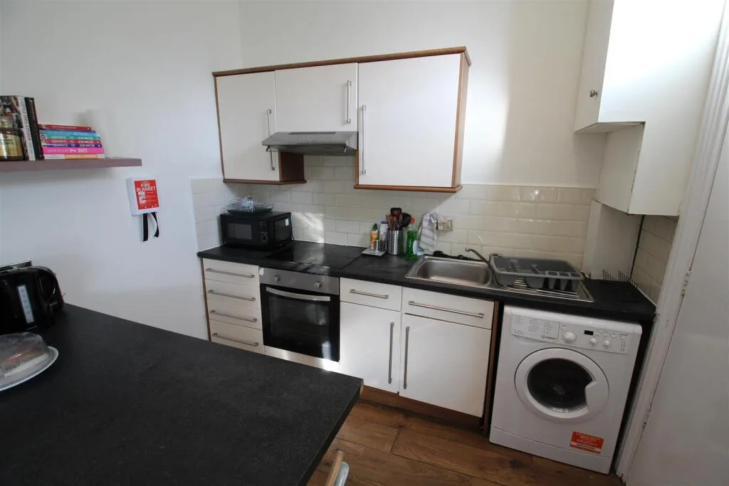 5 bedroom terraced house for rent