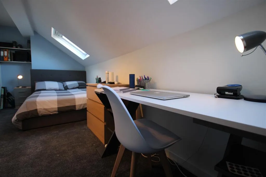 5 bedroom terraced house for rent