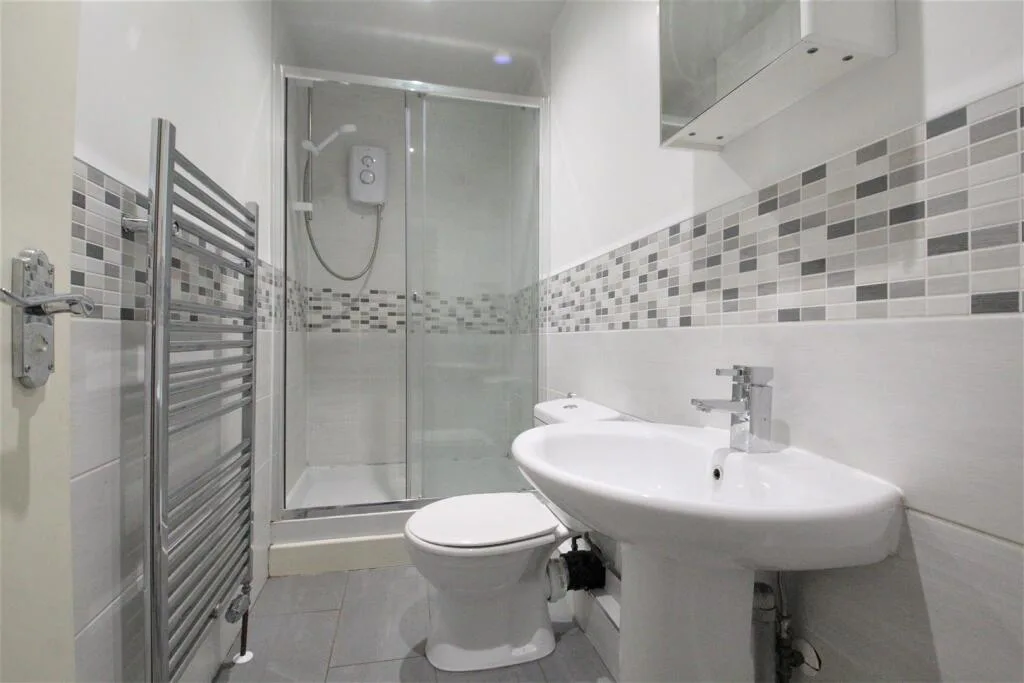 6 bedroom terraced house for rent