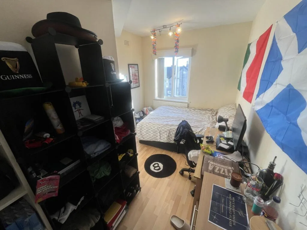 6 bedroom semi-detached house for rent