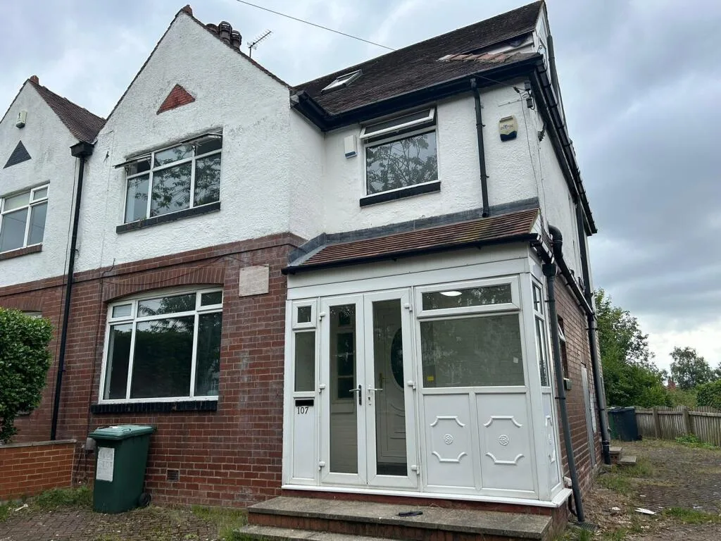 6 bedroom semi-detached house for rent