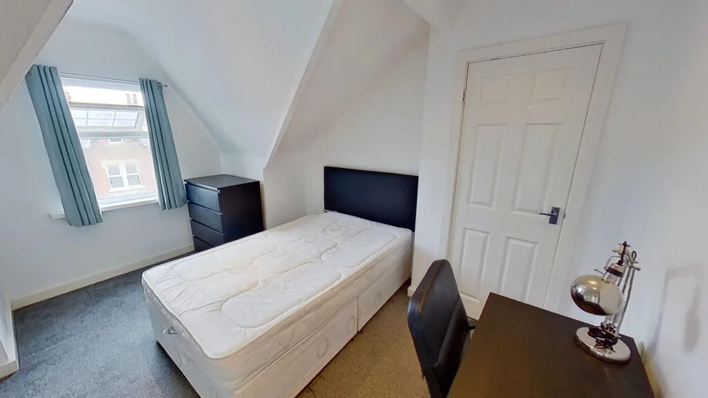 7 bedroom terraced house for rent