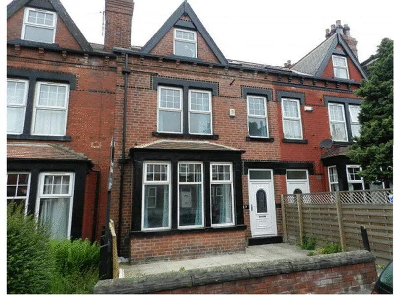 7 bedroom terraced house for rent