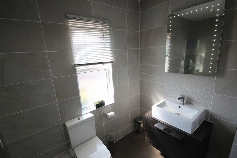 7 bedroom terraced house for rent