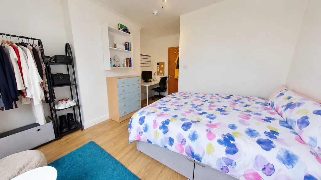 7 bedroom semi-detached house for rent