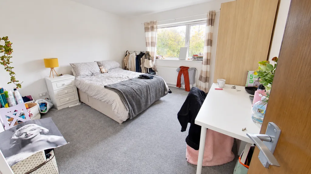 7 bedroom semi-detached house for rent