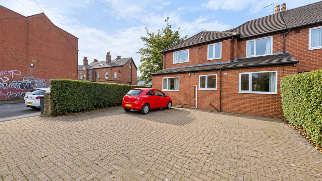 7 bedroom semi-detached house for rent