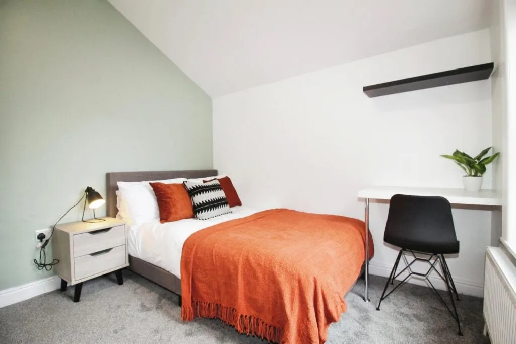 6 bedroom terraced house for rent