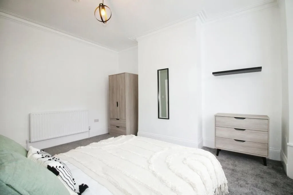 6 bedroom terraced house for rent