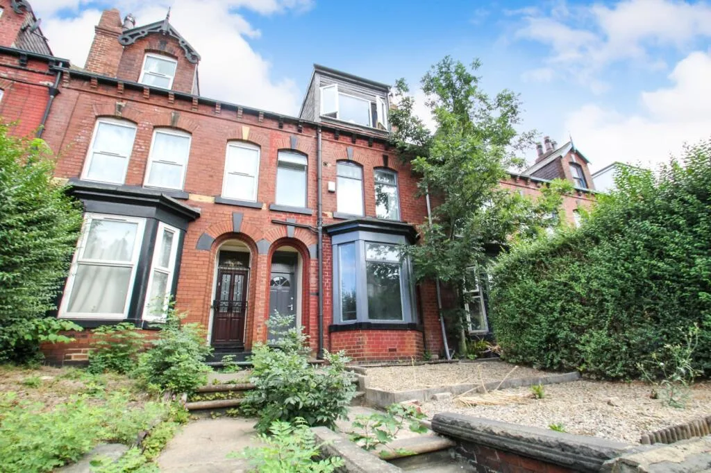6 bedroom terraced house for rent