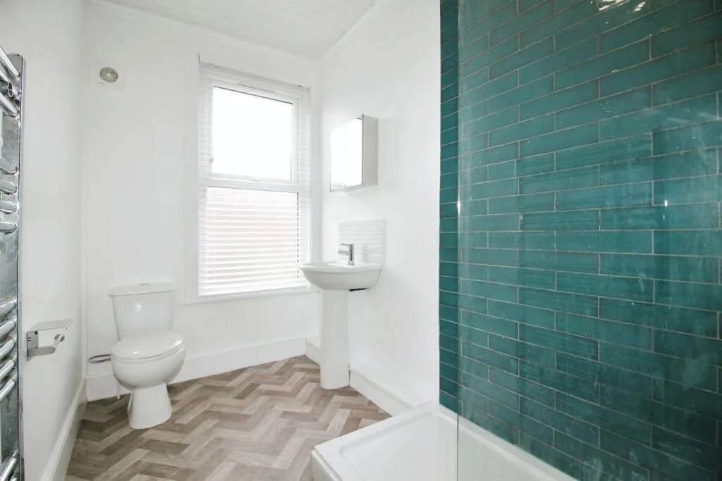 6 bedroom terraced house for rent
