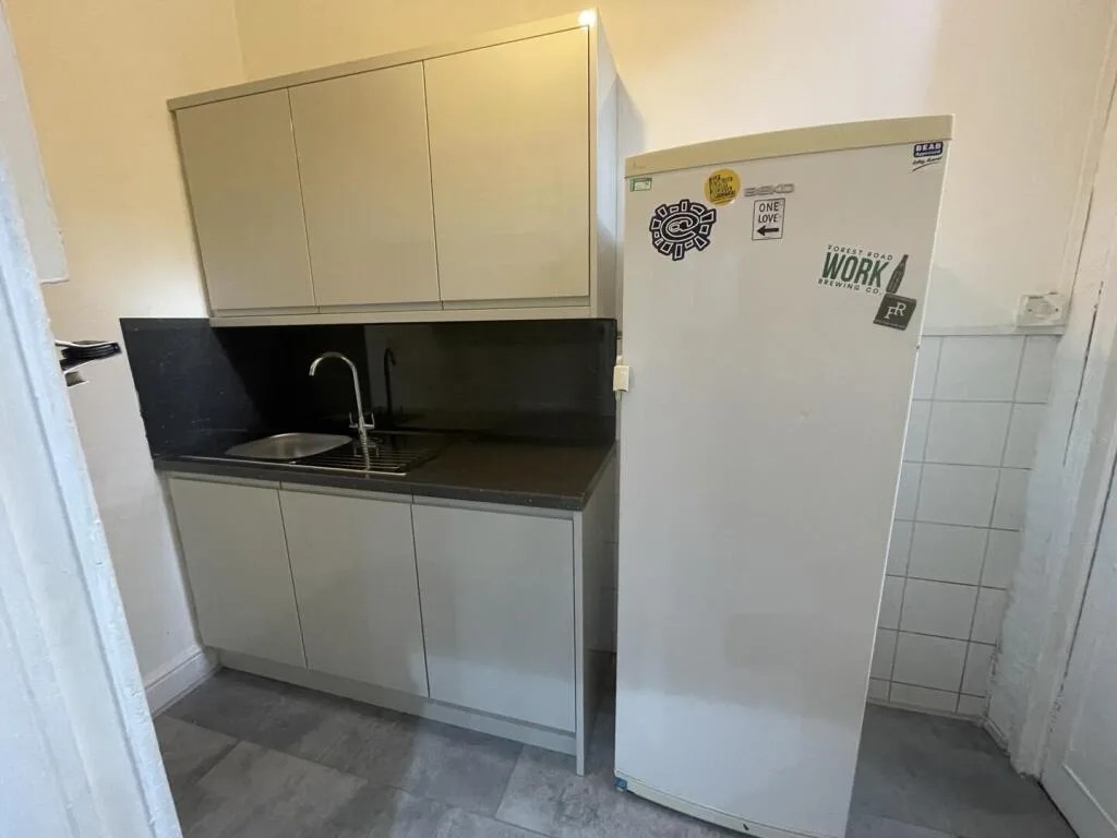 8 bedroom property for rent