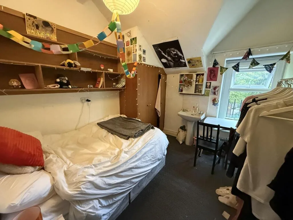 8 bedroom property for rent