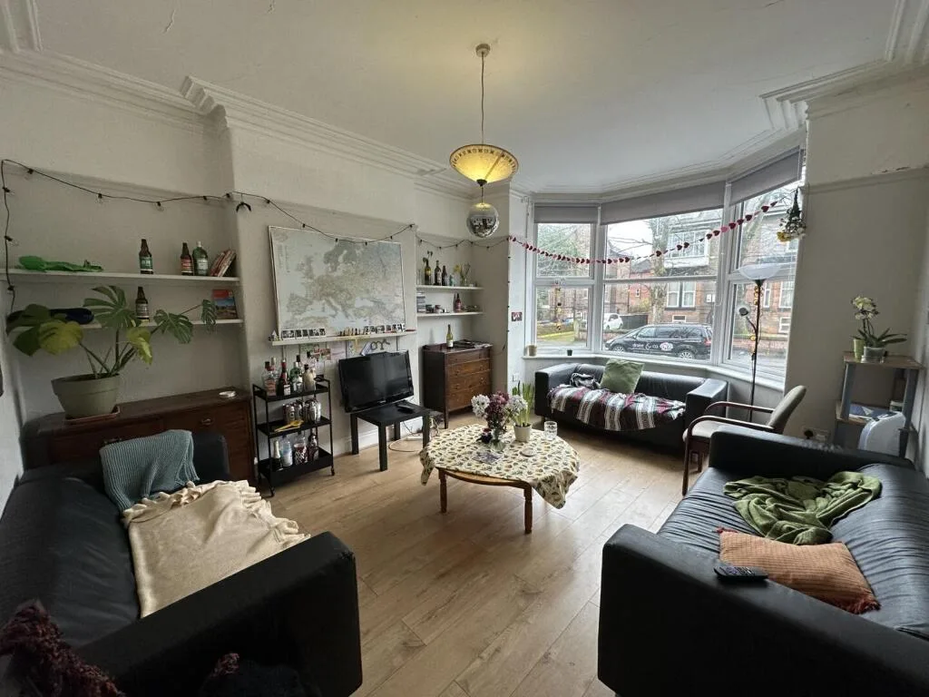 8 bedroom property for rent