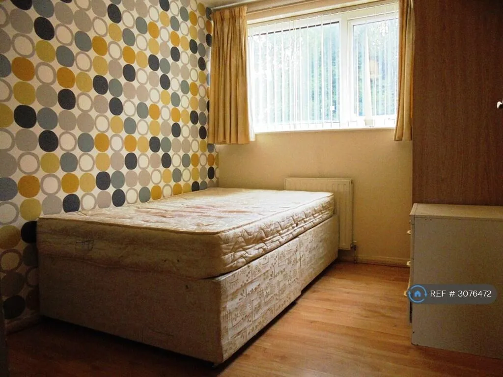 8 bedroom terraced house for rent