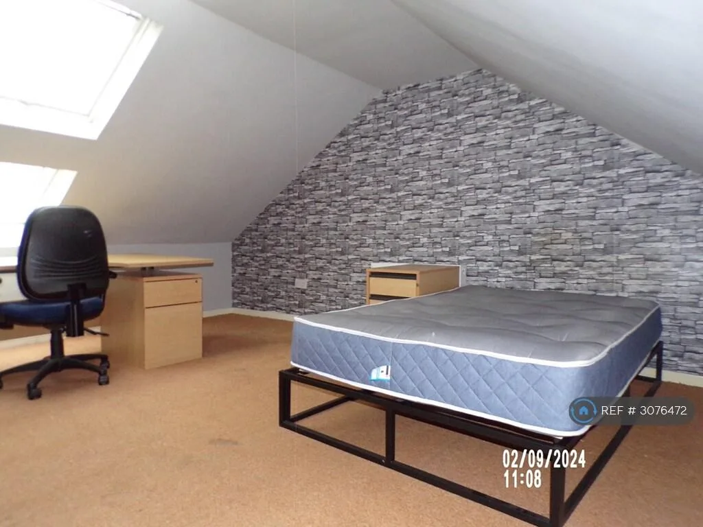 8 bedroom terraced house for rent