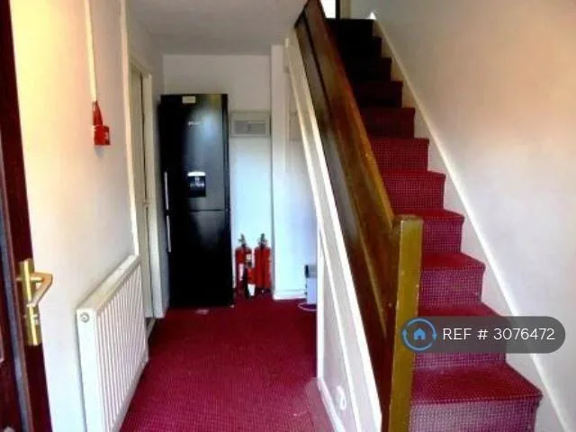 8 bedroom terraced house for rent