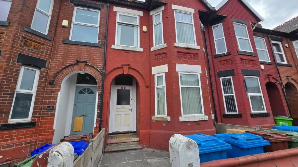 5 bedroom terraced house for rent