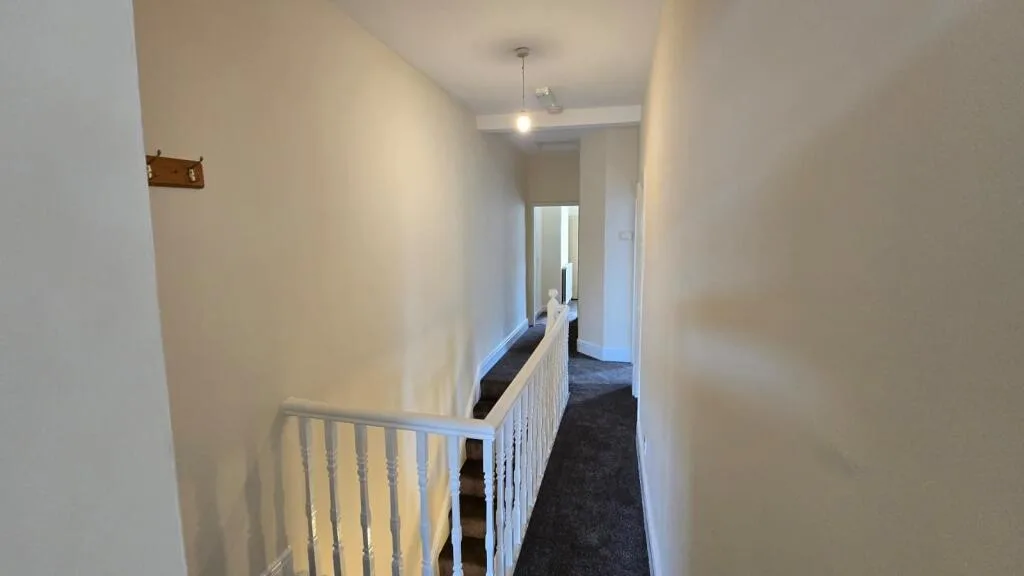 5 bedroom terraced house for rent