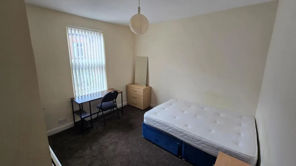 5 bedroom terraced house for rent
