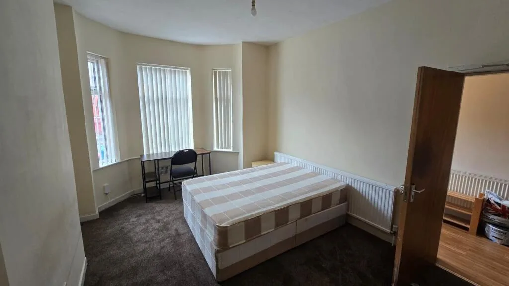 5 bedroom terraced house for rent