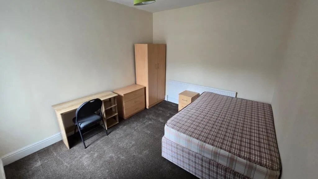 5 bedroom terraced house for rent