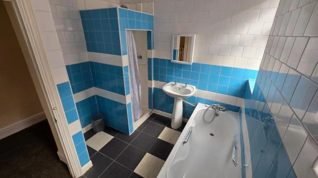 5 bedroom terraced house for rent