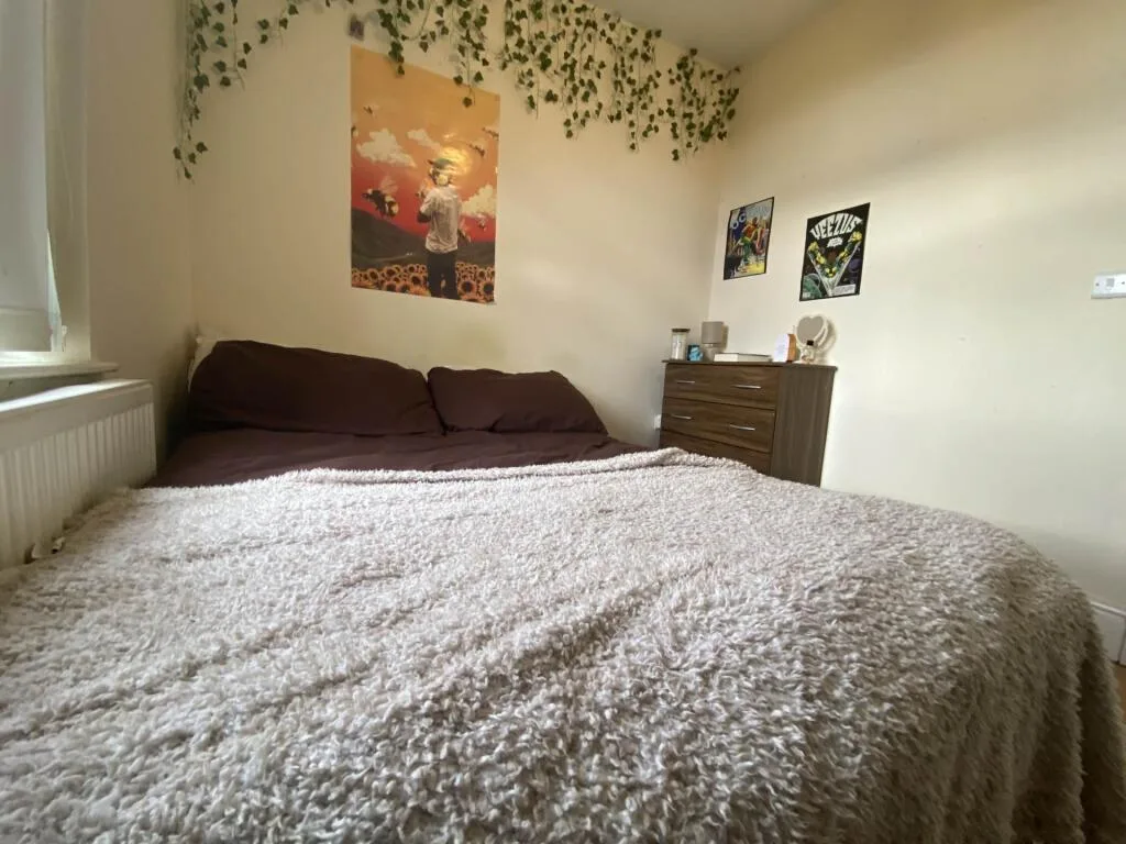 6 bedroom semi-detached house for rent