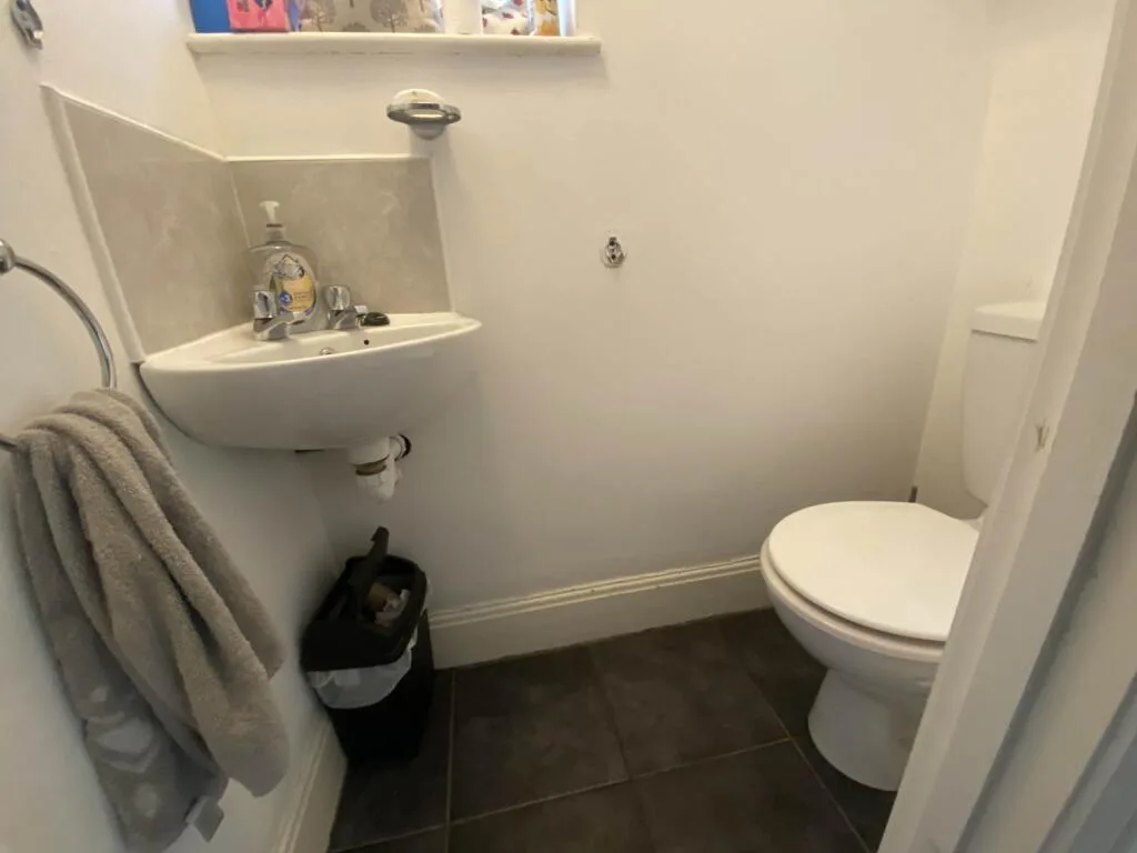 6 bedroom semi-detached house for rent