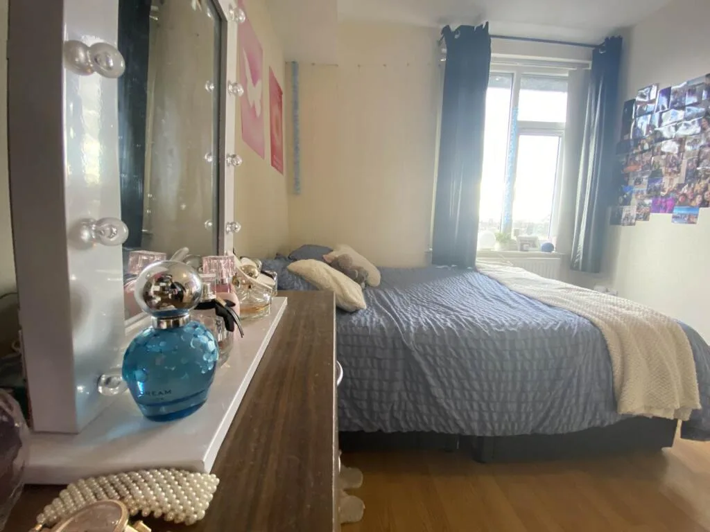 6 bedroom semi-detached house for rent