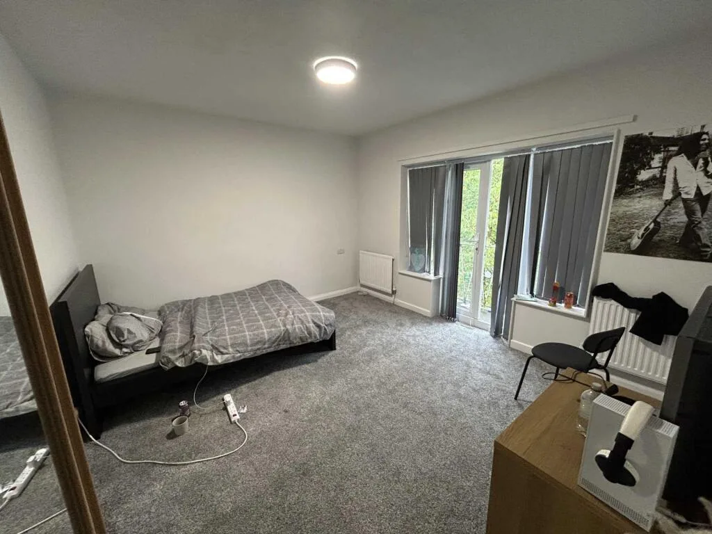 5 bedroom terraced house for rent